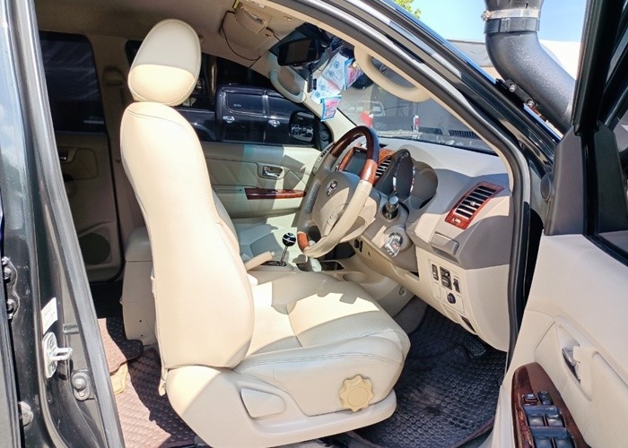 2005 TOYOTA FORTUNER 4WD