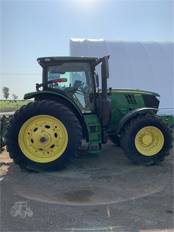 JOHN DEERE 6215R