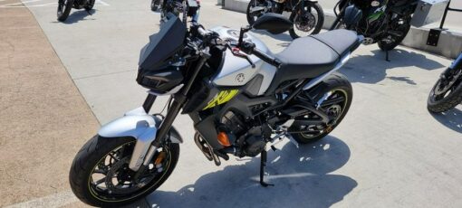 YAMAHA FZ-09