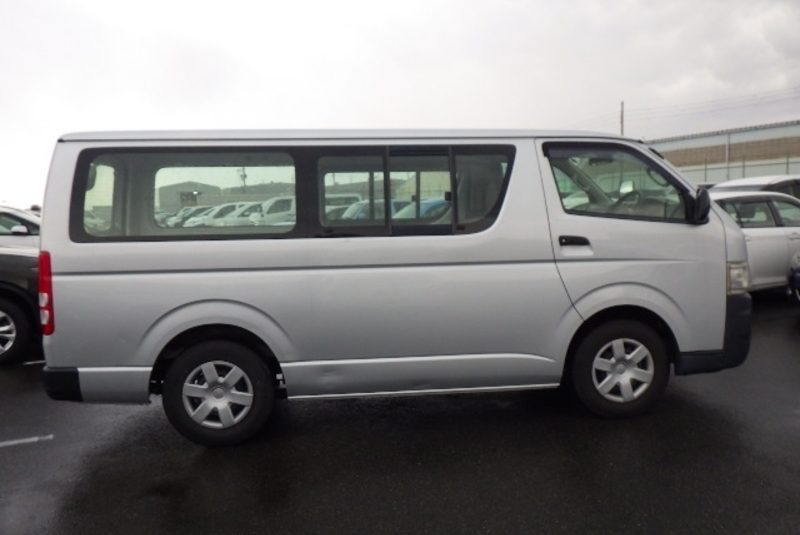 2009 TOYOTA HIACE VAN